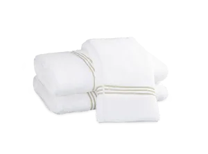 Bel Tempo Towel